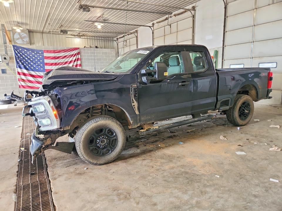 64781806 :رقم المزاد ، 1FT8X2BA1REF11202 vin ، 2024 Ford F250 مزاد بيع