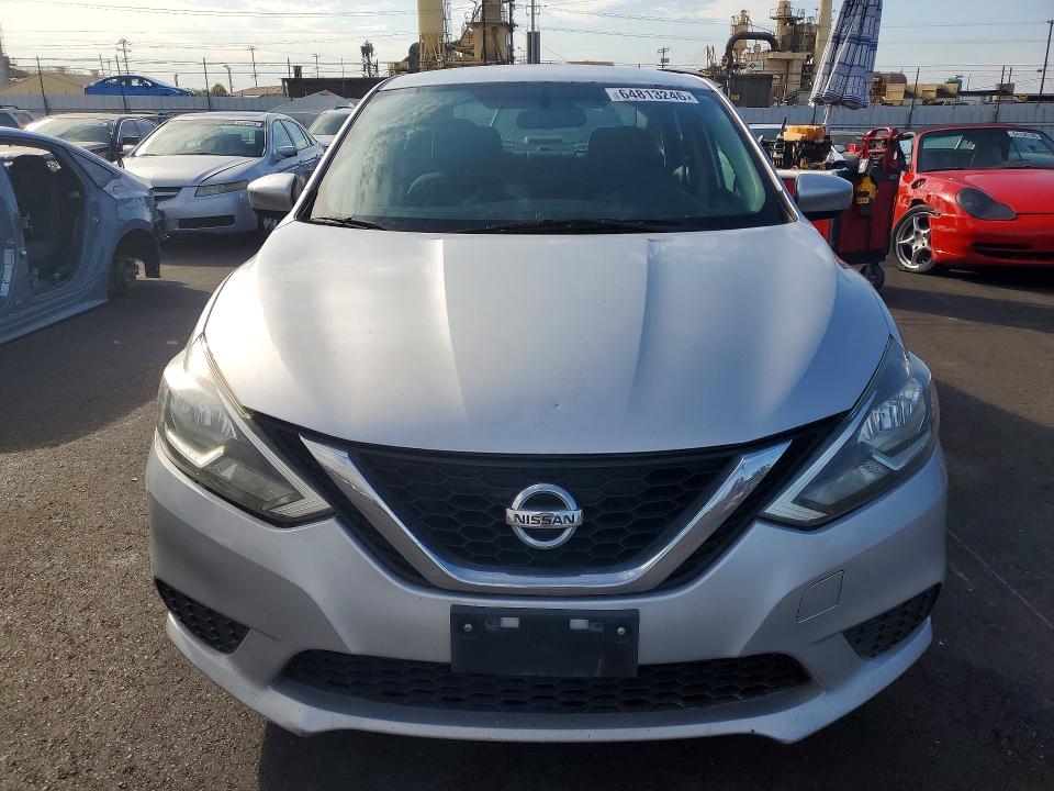 64813246 :رقم المزاد ، 3N1AB7AP1HY227284 vin ، 2017 Nissan Sentra مزاد بيع