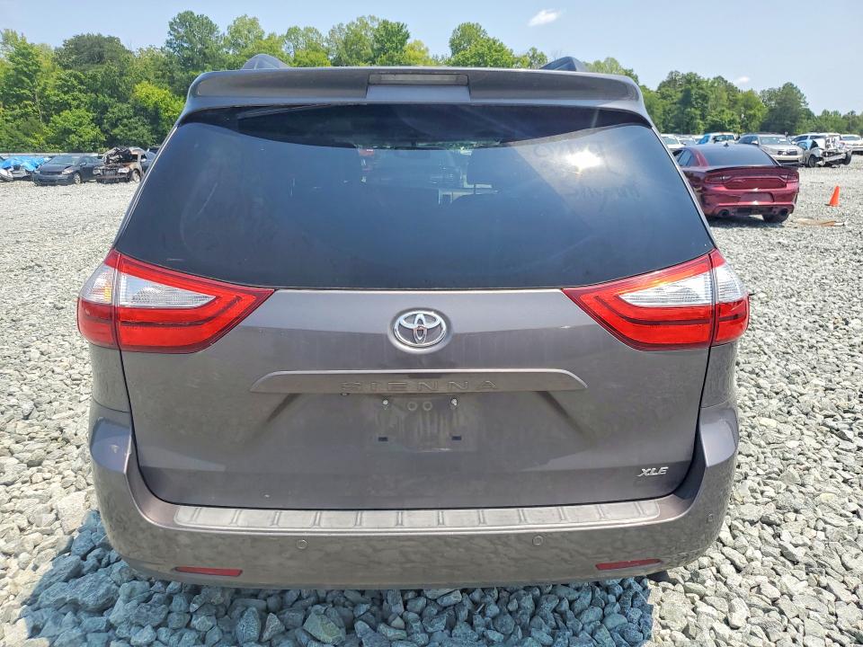 64832966 :رقم المزاد ، 5TDYK3DCXFS585243 vin ، 2015 Toyota Sienna مزاد بيع