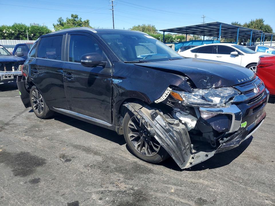 63883146 :رقم المزاد ، JA4J24A55JZ028514 vin ، 2018 Mitsubishi Outlander مزاد بيع