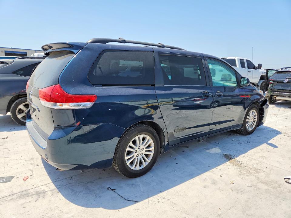 66306176 :رقم المزاد ، 5TDYK3DC0BS154162 vin ، 2011 Toyota Sienna مزاد بيع