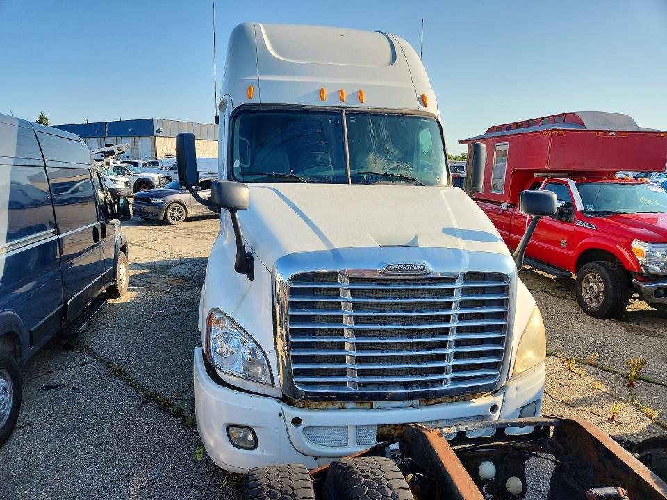Продаж на аукціоні авто 2012 Freightliner Cascadia 125, vin: 1FUJGLBG7CLBR7775, номер лоту: 63388966