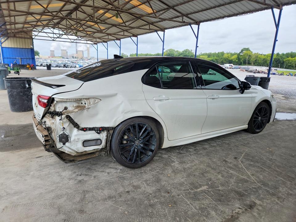Продаж на аукціоні авто 2022 Toyota Camry, vin: 4T1K31AK5NU044643, номер лоту: 64101796