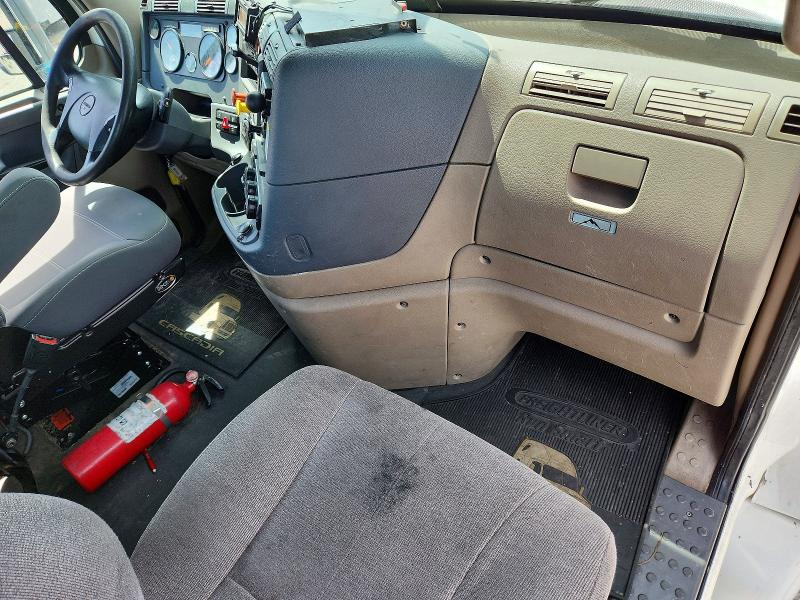 65948986 :رقم المزاد ، 1FUGGEDV0JLHB4053 vin ، 2018 Freightliner Cascadia 125 مزاد بيع