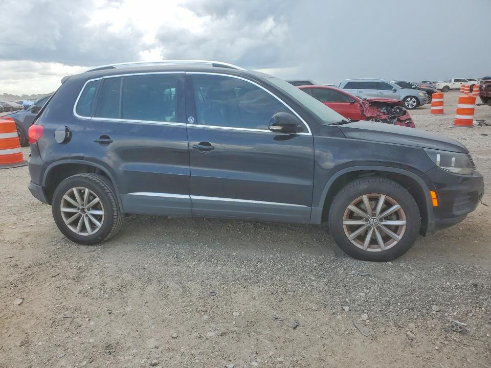 2017 Volkswagen Tiguan მანქანა იყიდება აუქციონზე, vin: WVGSV7AX8HK014965, აუქციონის ნომერი: 64078976