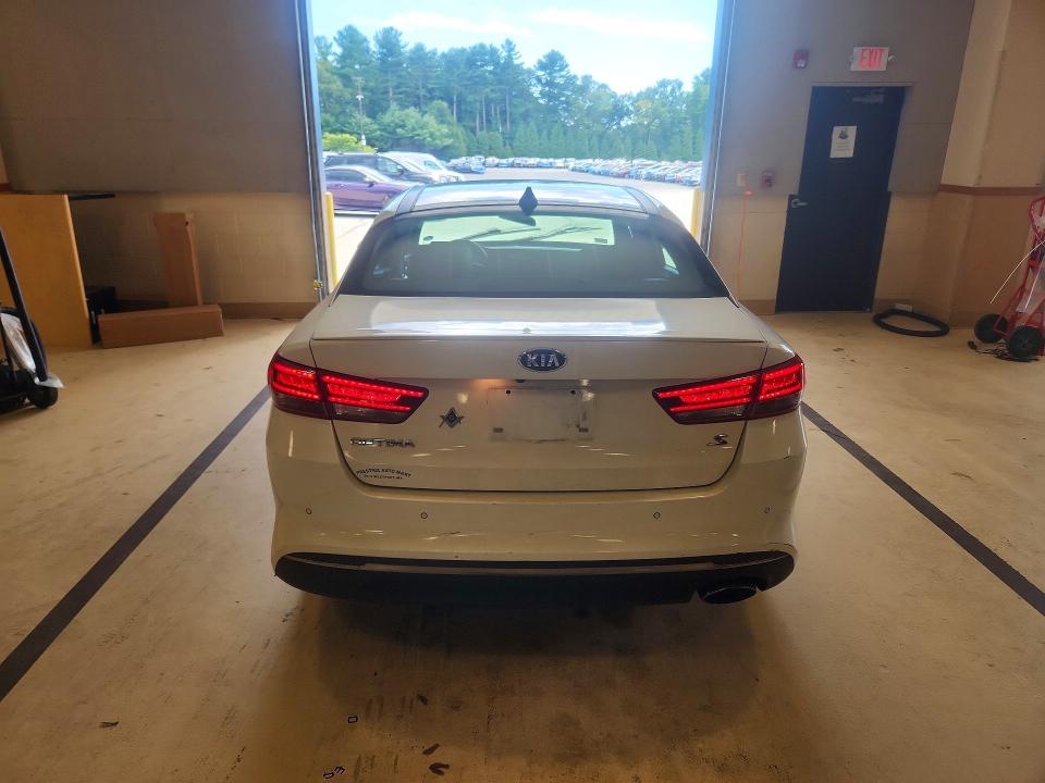 Продажа на аукционе авто 2018 Kia Optima, vin: 5XXGT4L32JG233493, номер лота: 66577606
