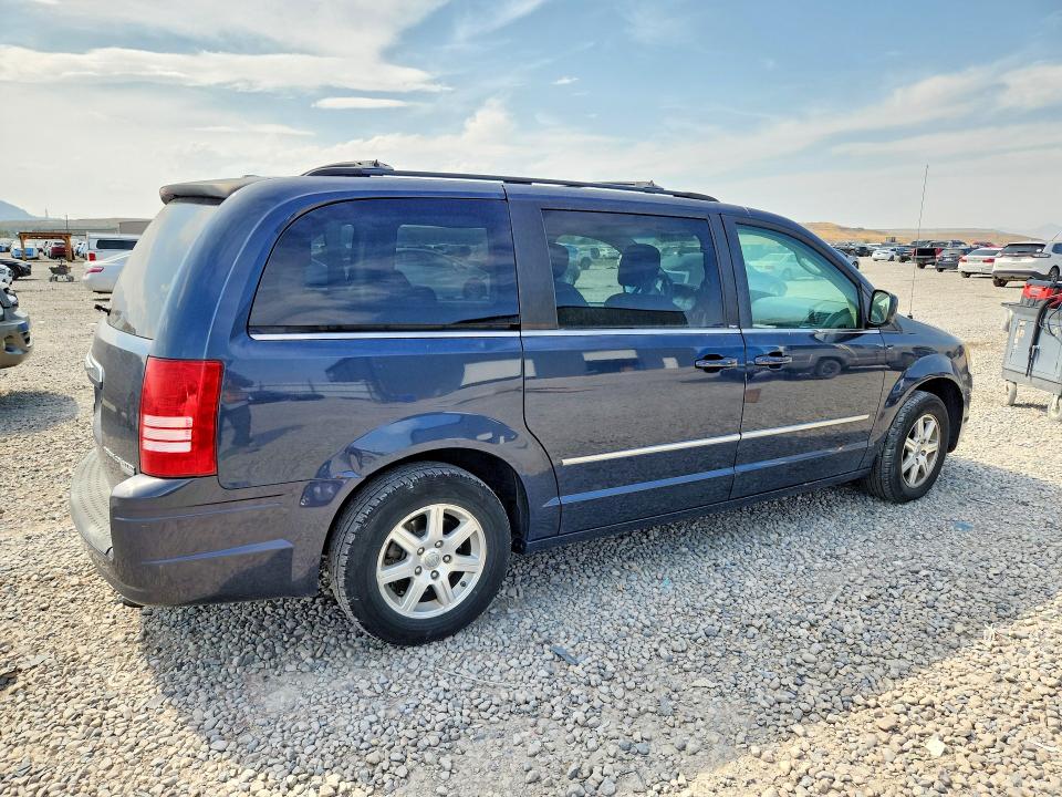 Auction sale of the 2009 Chrysler Town & Country, vin: 2A8HR54139R663969, lot number: 63616686