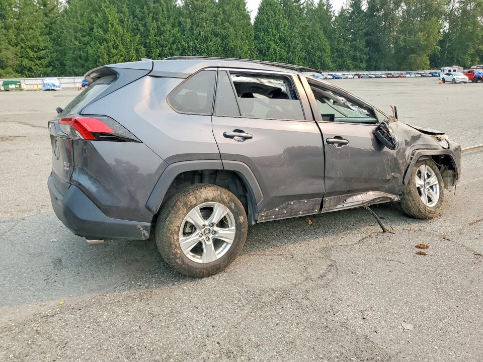 Продажа на аукционе авто 2019 Toyota Rav4, vin: 2T3P1RFV0KC015875, номер лота: 63609846