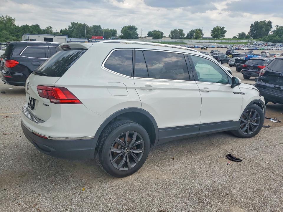 64837546 :رقم المزاد ، 3VV2B7AX1NM115753 vin ، 2022 Volkswagen Tiguan مزاد بيع
