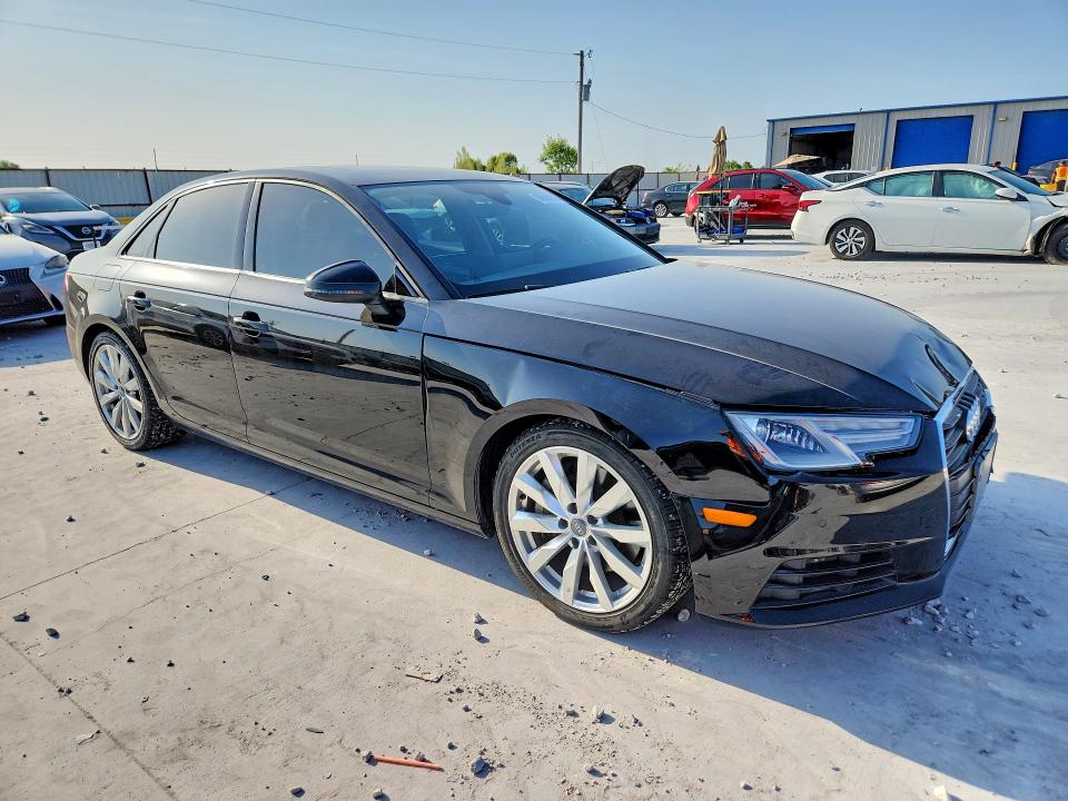 Продаж на аукціоні авто 2017 Audi A4, vin: WAUGNAF46HN007949, номер лоту: 60698356