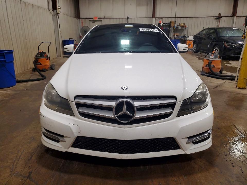 Продажа на аукционе авто 2013 Mercedes-benz C, vin: WDDGJ8JBXDG013576, номер лота: 65898446