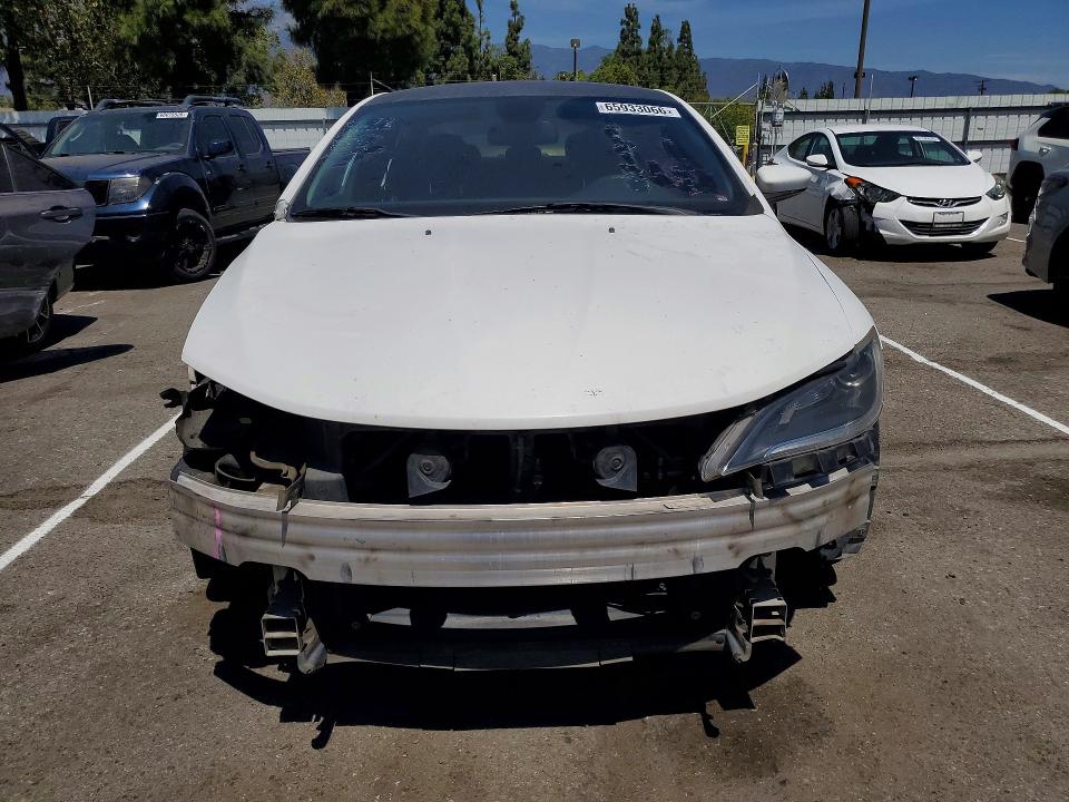 65933066 :رقم المزاد ، 1C3CCCAB2FN567980 vin ، 2015 Chrysler 200 مزاد بيع