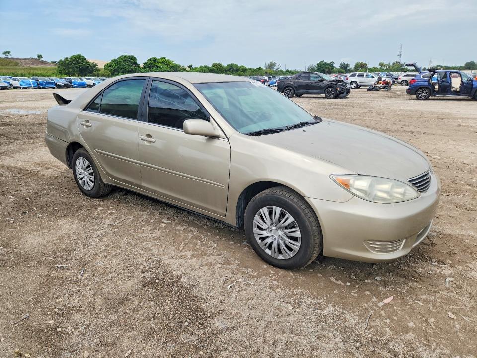 2005 Toyota Camry მანქანა იყიდება აუქციონზე, vin: 4T1BE32K75U073629, აუქციონის ნომერი: 63213566