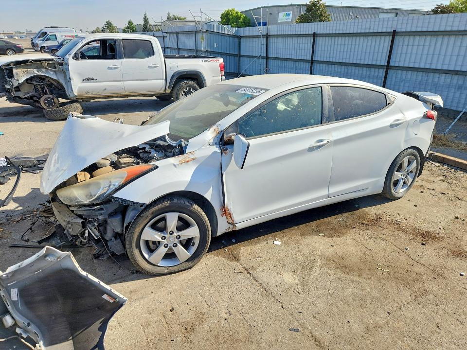 2013 Hyundai Elantra მანქანა იყიდება აუქციონზე, vin: 5NPDH4AE2DH435400, აუქციონის ნომერი: 64818256