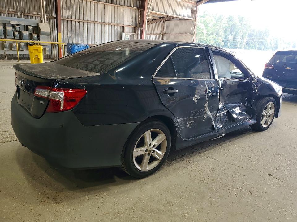 64091876 :رقم المزاد ، 4T1BF1FKXEU304759 vin ، 2014 Toyota Camry مزاد بيع