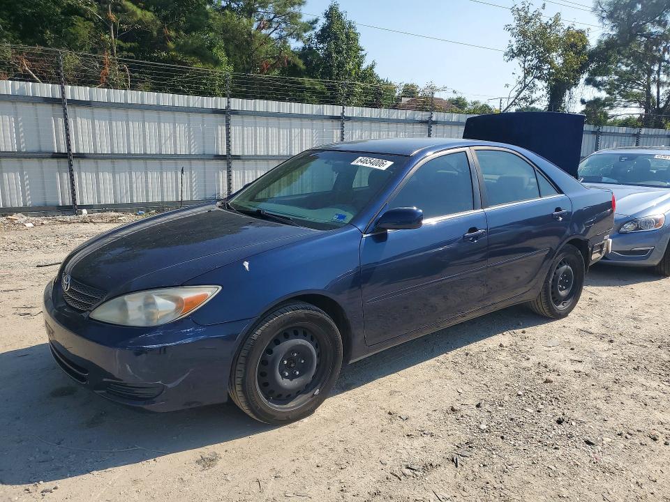2004 Toyota Camry მანქანა იყიდება აუქციონზე, vin: JTDBE32KX40268473, აუქციონის ნომერი: 64654006