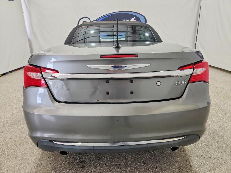 2013 Chrysler 200 მანქანა იყიდება აუქციონზე, vin: 1C3BCBEGXDN755557, აუქციონის ნომერი: 63420396