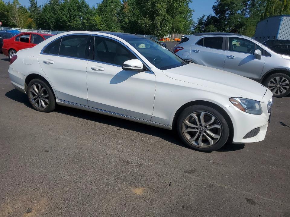 Aukcja sprzedaży 2017 Mercedes-benz C, vin: 55SWF4KBXHU227254, numer aukcji: 64312366