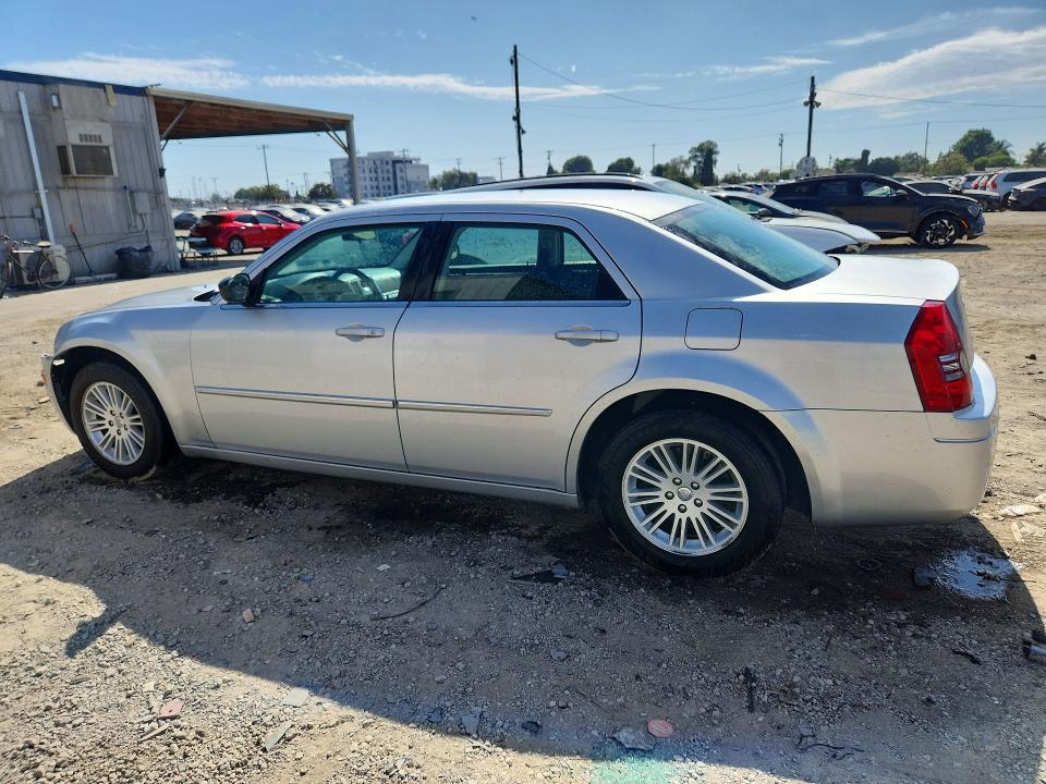 2009 Chrysler 300 მანქანა იყიდება აუქციონზე, vin: 2C3KA43D09H598325, აუქციონის ნომერი: 64463546