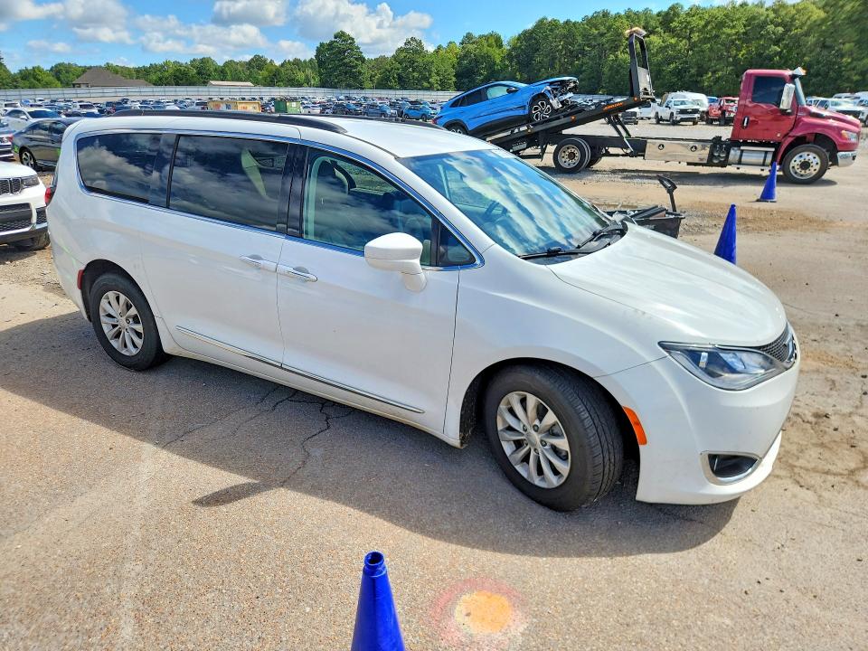 2017 Chrysler Pacifica მანქანა იყიდება აუქციონზე, vin: 2C4RC1BG4HR572494, აუქციონის ნომერი: 63588566