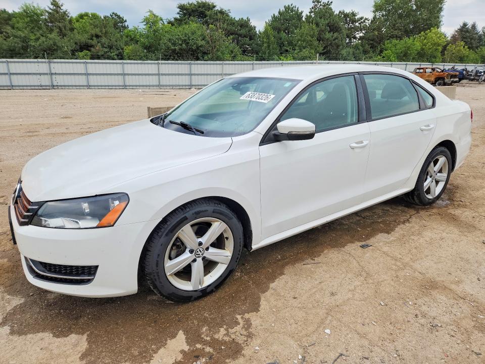 2014 Volkswagen Passat მანქანა იყიდება აუქციონზე, vin: 1VWAS7A31EC033513, აუქციონის ნომერი: 63870326