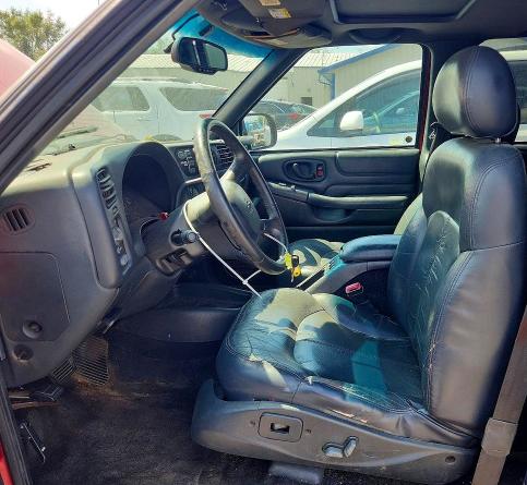 2000 Chevrolet Blazer მანქანა იყიდება აუქციონზე, vin: 1GNDT13W5Y2380684, აუქციონის ნომერი: 66568836