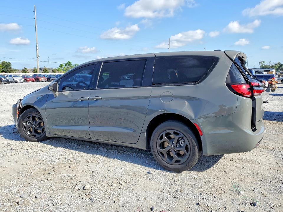 Продаж на аукціоні авто 2022 Chrysler Pacifica, vin: 2C4RC1L74NR139588, номер лоту: 64941316