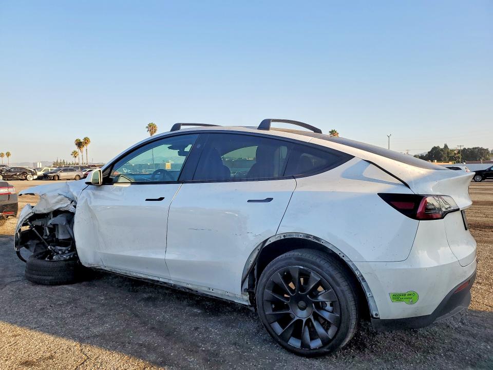 63853806 :رقم المزاد ، 7SAYGDEE9PF848774 vin ، 2023 Tesla Model Y مزاد بيع