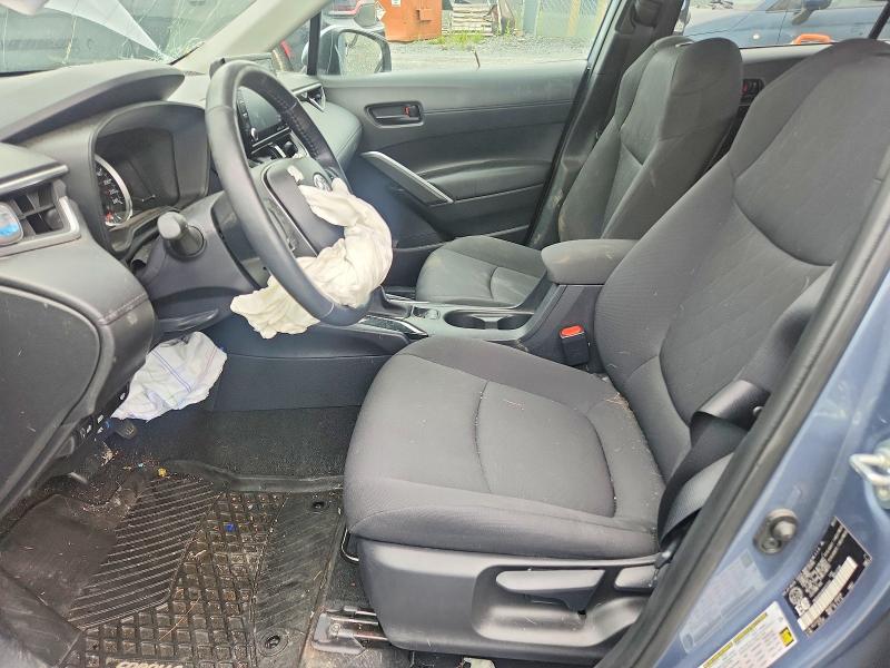 65492836 :رقم المزاد ، 7MUBAABGXNV033359 vin ، 2022 Toyota Corolla Cross مزاد بيع