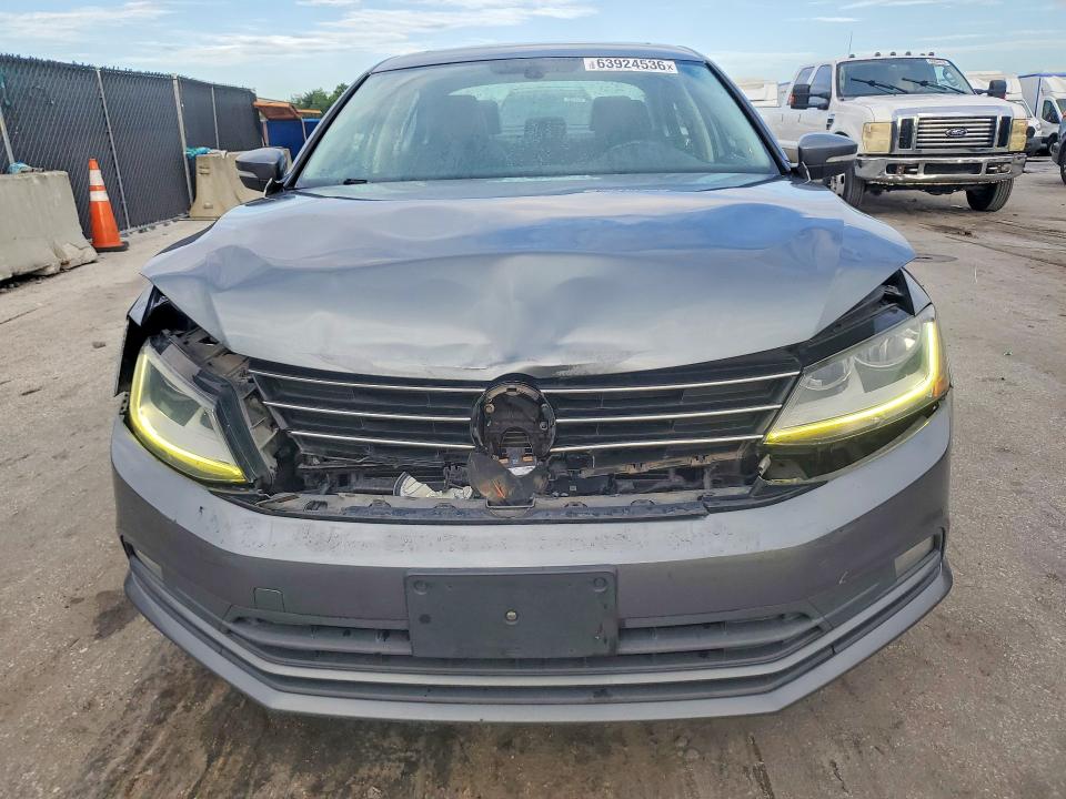 2017 Volkswagen Jetta მანქანა იყიდება აუქციონზე, vin: 3VWL17AJ5HM358078, აუქციონის ნომერი: 63924536