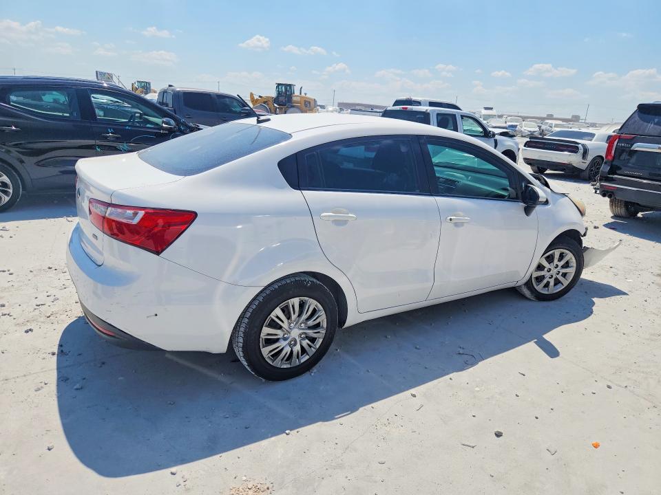 67064006 :رقم المزاد ، KNADM4A38F6515322 vin ، 2015 Kia Rio مزاد بيع