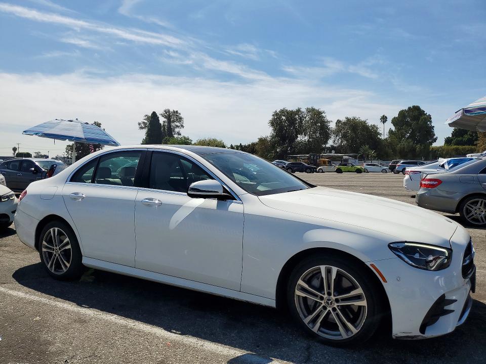 Продажа на аукционе авто 2022 Mercedes-benz E, vin: W1KZF8DB4NB012587, номер лота: 65945496