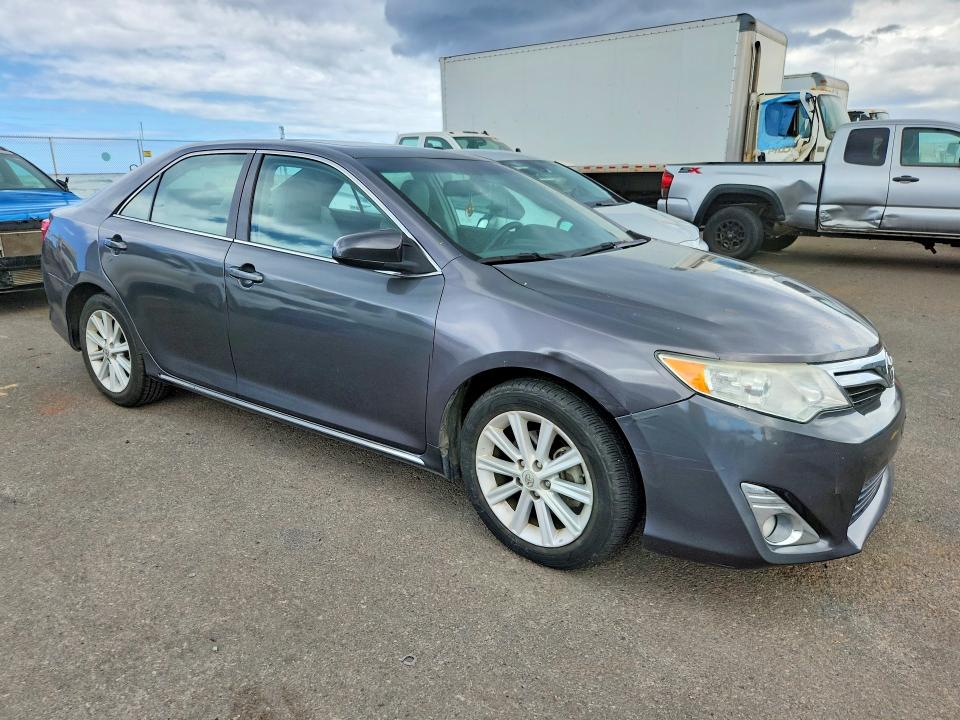 64674306 :رقم المزاد ، 4T1BF1FK7EU776918 vin ، 2014 Toyota Camry مزاد بيع