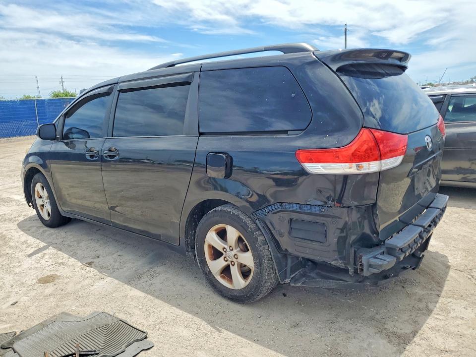 66388756 :رقم المزاد ، 5TDKK3DC1BS151289 vin ، 2011 Toyota Sienna مزاد بيع