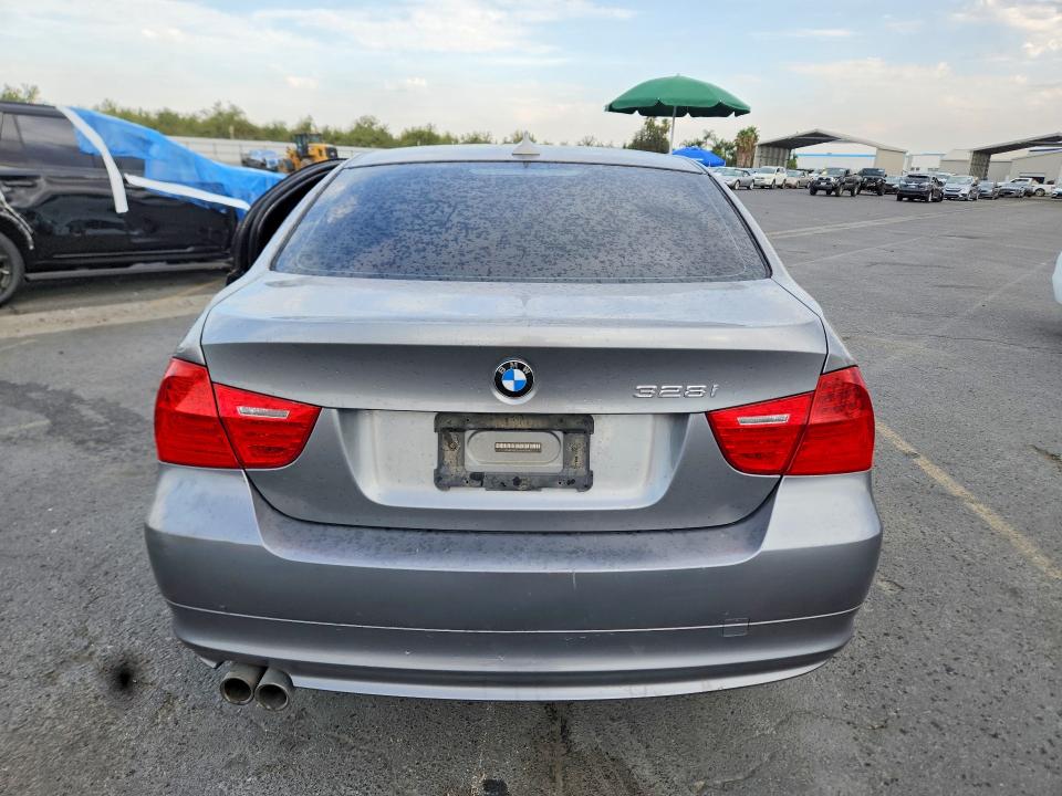 64743066 :رقم المزاد ، WBAPH5G58ANM70154 vin ، 2010 Bmw 328 مزاد بيع