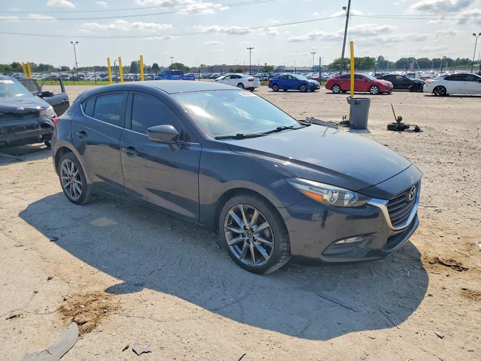64005616 :رقم المزاد ، 3MZBN1L37JM233925 vin ، 2018 Mazda 3 مزاد بيع
