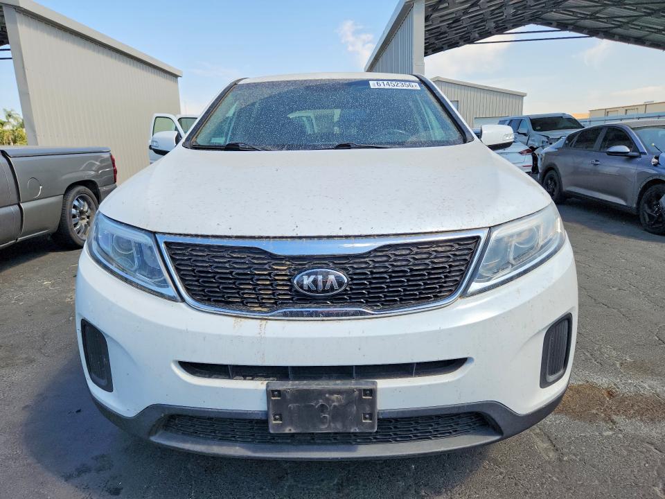61452356 :رقم المزاد ، 5XYKT3A60FG588053 vin ، 2015 Kia Sorento مزاد بيع
