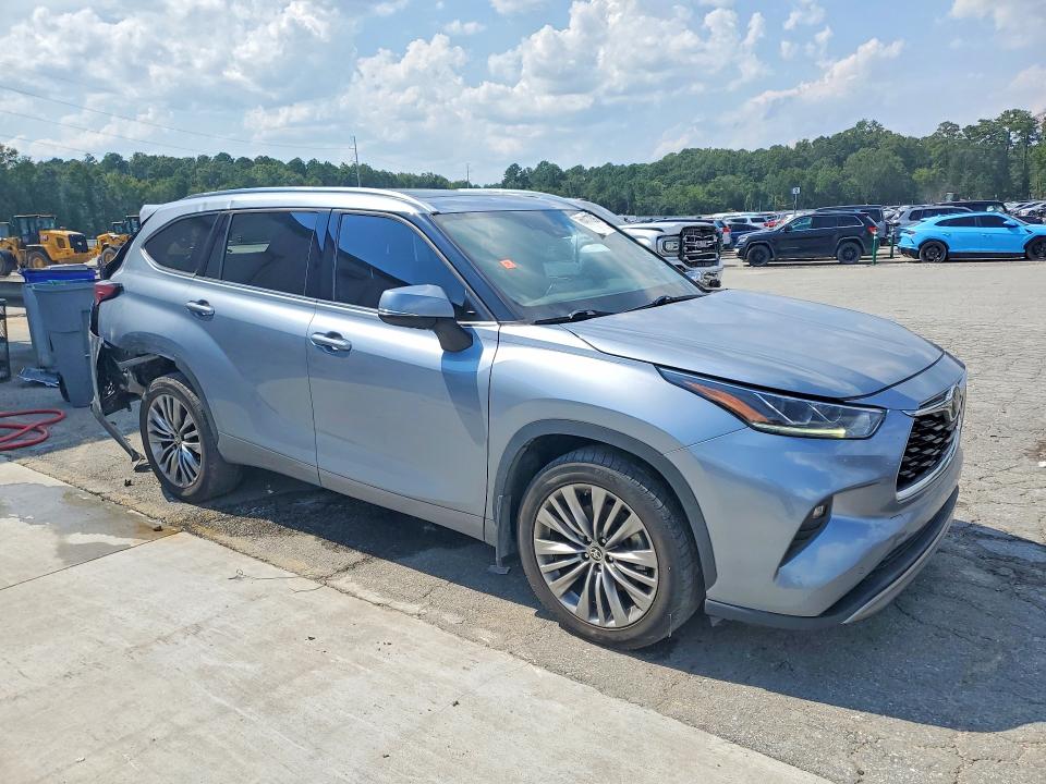2021 Toyota Highlander მანქანა იყიდება აუქციონზე, vin: 5TDFZRBH8MS111440, აუქციონის ნომერი: 66417396