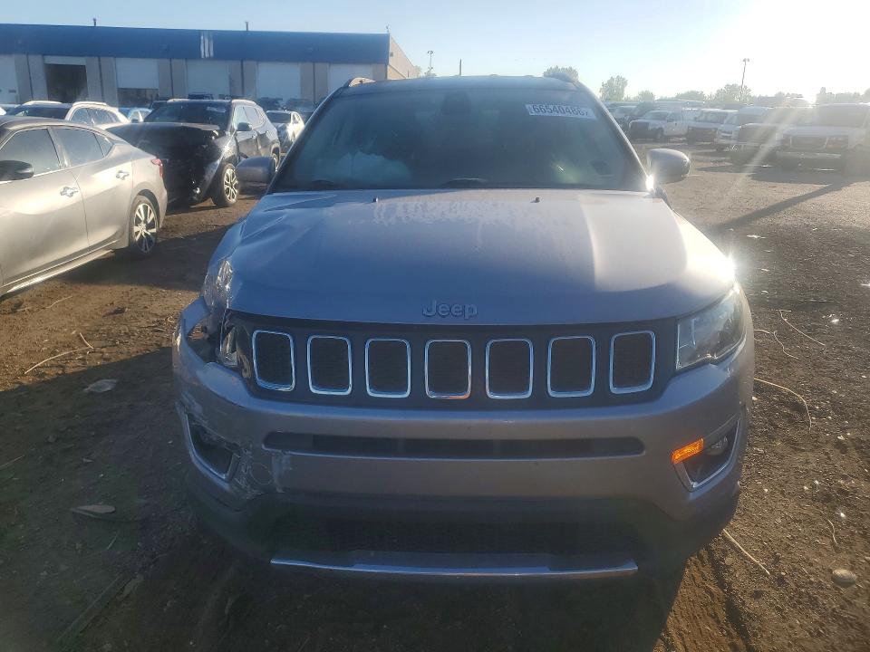66540486 :رقم المزاد ، 3C4NJDCB5JT424009 vin ، 2018 Jeep Compass مزاد بيع