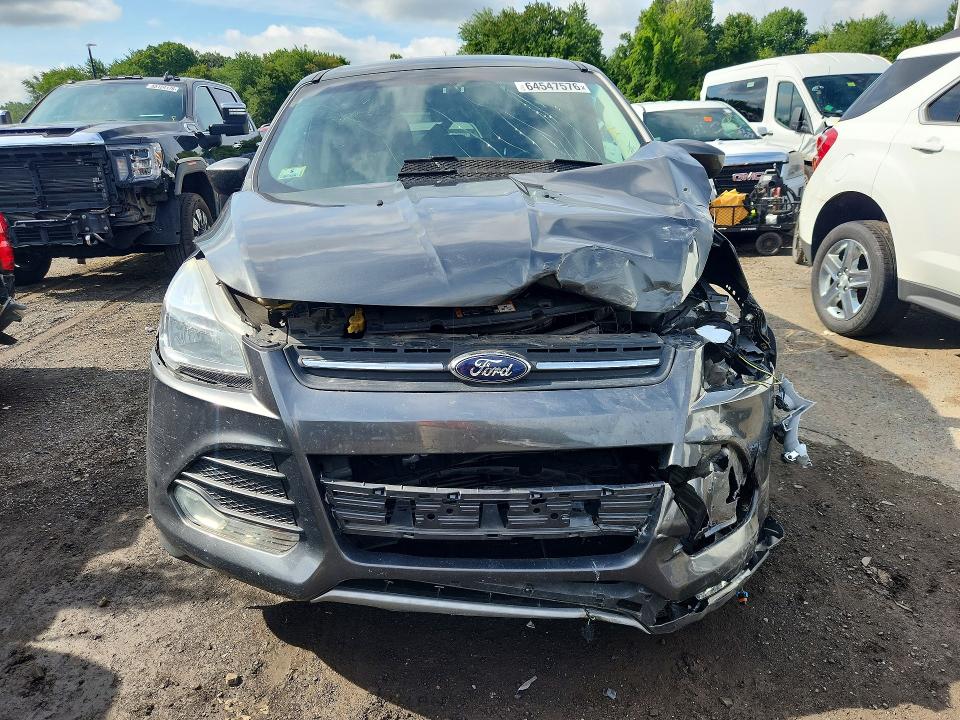 64547576 :رقم المزاد ، 1FMCU9GX6FUA82208 vin ، 2015 Ford Escape مزاد بيع