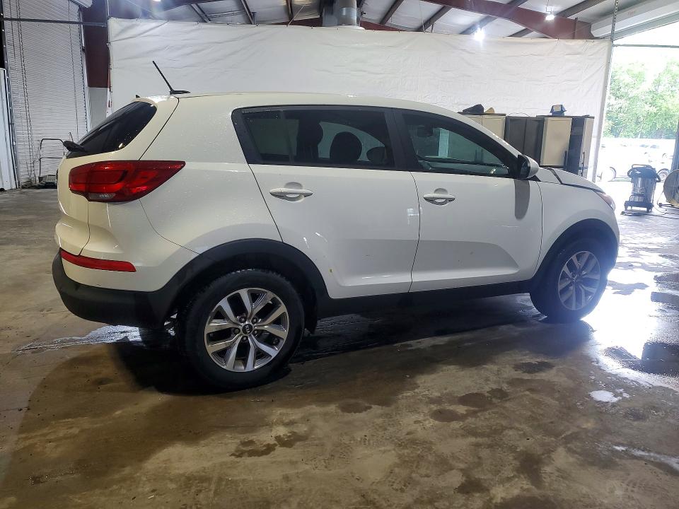 63751496 :رقم المزاد ، KNDPB3AC5F7727959 vin ، 2015 Kia Sportage مزاد بيع