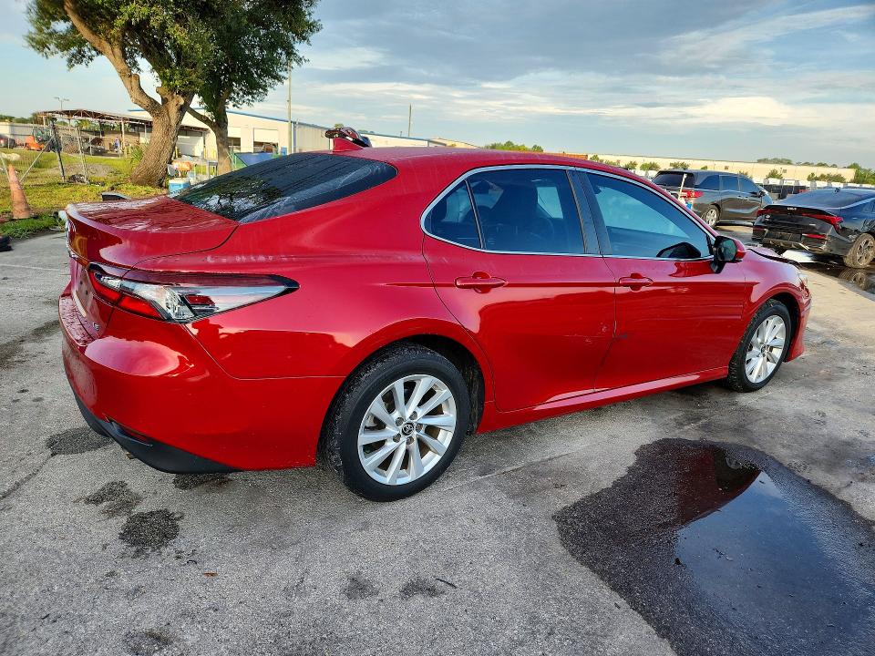 2024 Toyota Camry მანქანა იყიდება აუქციონზე, vin: 4T1C11AKXRU215256, აუქციონის ნომერი: 63436546