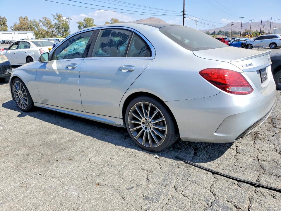 64848016 :رقم المزاد ، 55SWF4JBXHU225943 vin ، 2017 Mercedes-benz C مزاد بيع