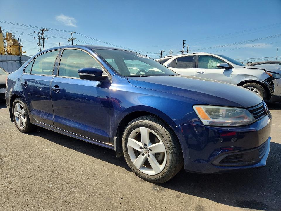 2012 Volkswagen Jetta მანქანა იყიდება აუქციონზე, vin: 3VW3L7AJ1CM398841, აუქციონის ნომერი: 65738326
