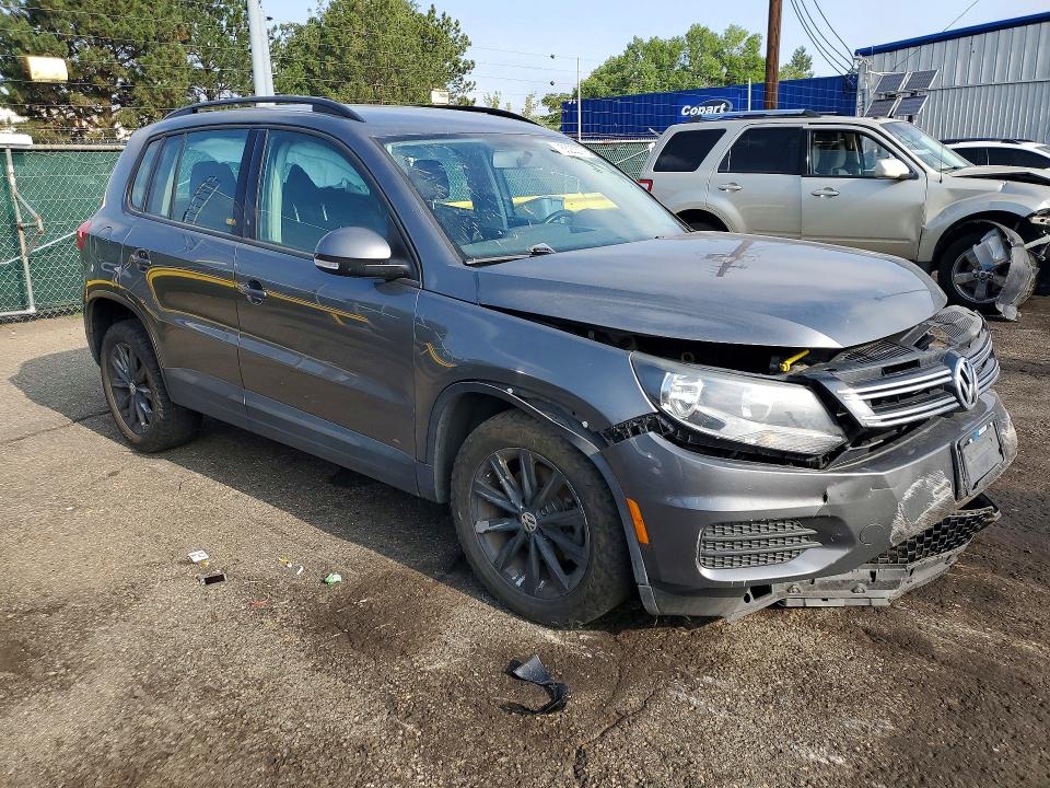 2018 Volkswagen Tiguan Limited მანქანა იყიდება აუქციონზე, vin: WVGBV7AX5JK003363, აუქციონის ნომერი: 63233776