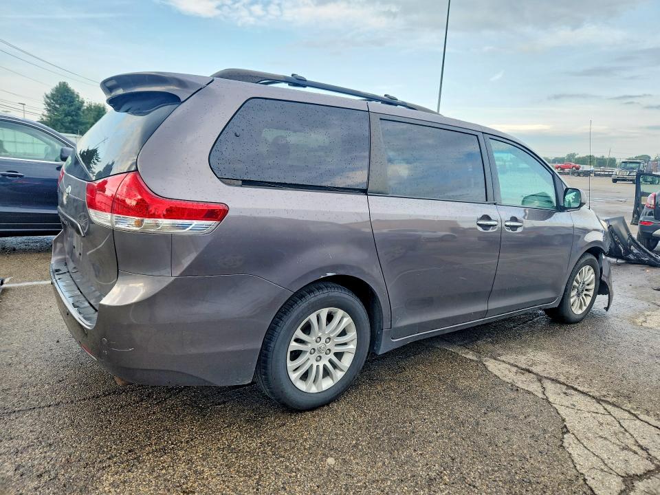 Продажа на аукционе авто 2013 Toyota Sienna, vin: 5TDYK3DC2DS321592, номер лота: 64310386