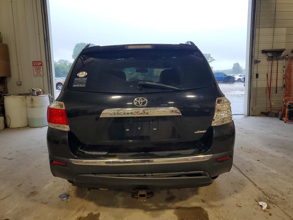 Продажа на аукционе авто 2013 Toyota Highlander, vin: 5TDBK3EH8DS222968, номер лота: 63937366