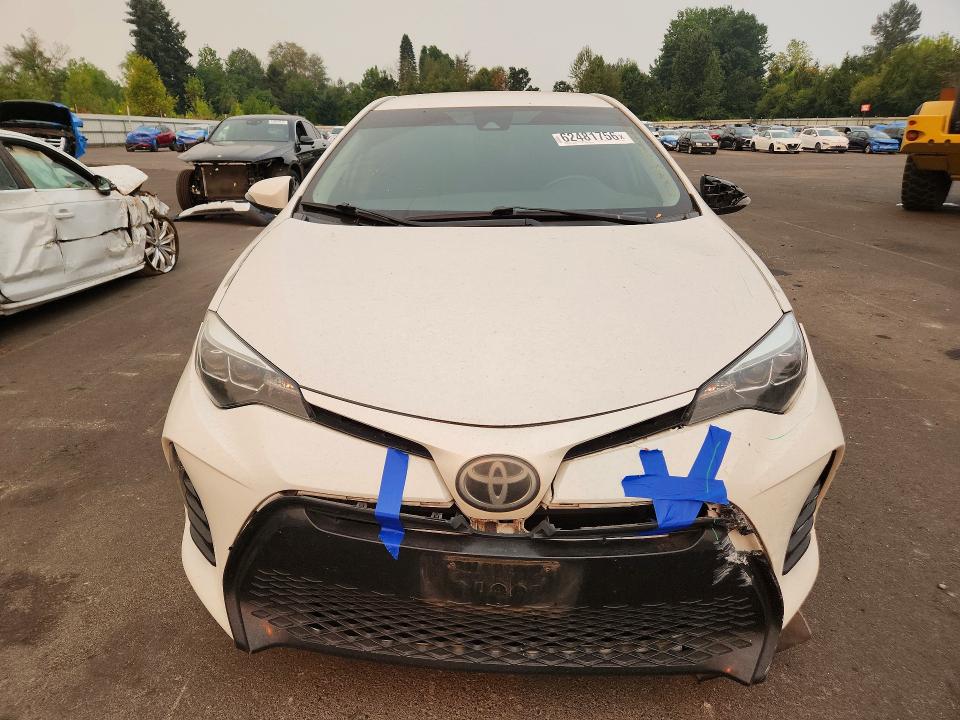 62481756 :رقم المزاد ، 5YFBURHE3HP613359 vin ، 2017 Toyota Corolla مزاد بيع