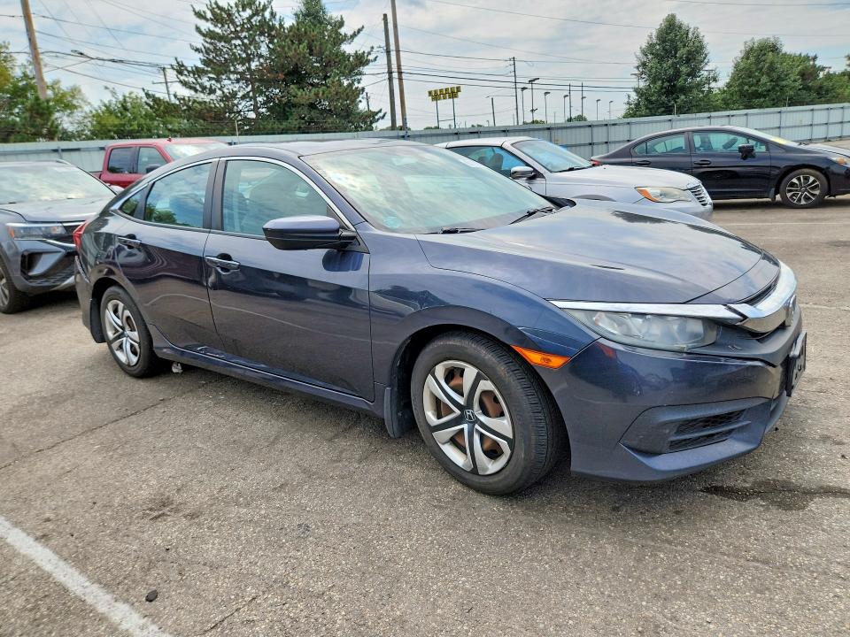 67102896 :رقم المزاد ، 2HGFC2F59JH574157 vin ، 2018 Honda Civic مزاد بيع