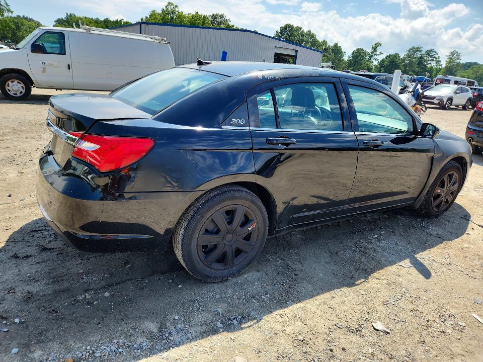 65631636 :رقم المزاد ، 1C3CCBAB3EN211398 vin ، 2014 Chrysler 200 مزاد بيع